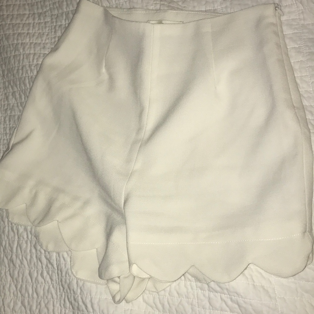 NEVER WORN fabric White Shorts!